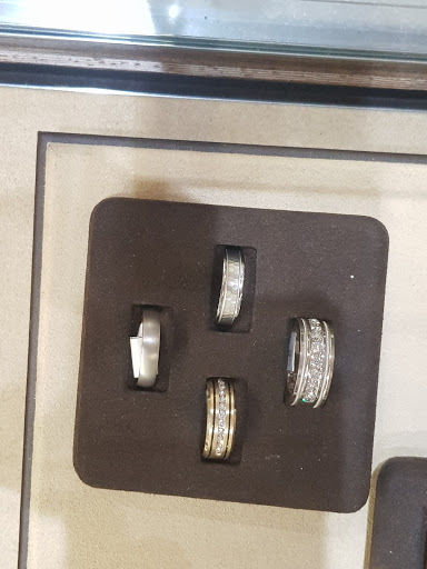 Jewelry Store «Robbins Brothers», reviews and photos, 14080 Dallas Pkwy, Dallas, TX 75240, USA