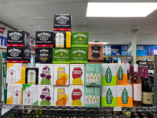 Beer Store «Fenton Party Shop», reviews and photos, 502 W Silver Lake Rd, Fenton, MI 48430, USA