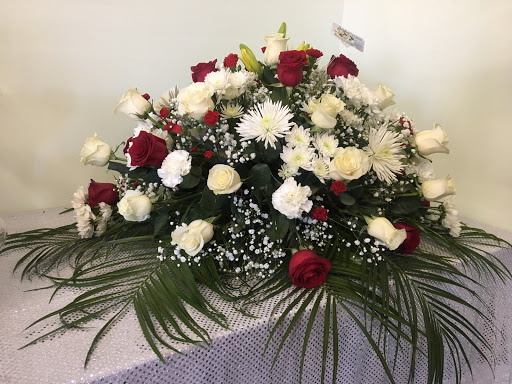 Magdas Flowers image