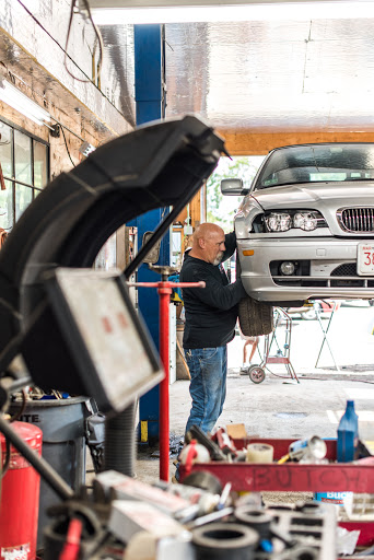 Auto Body Shop «Santos Auto Body», reviews and photos, 30 Farm St, Millis, MA 02054, USA