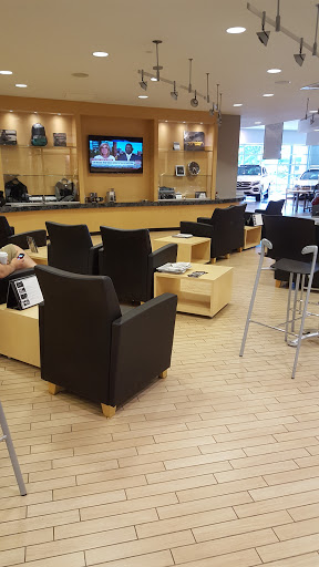 Mercedes Benz Dealer «New Country Motor Cars, Inc», reviews and photos, 1 Weston St, Hartford, CT 06120, USA