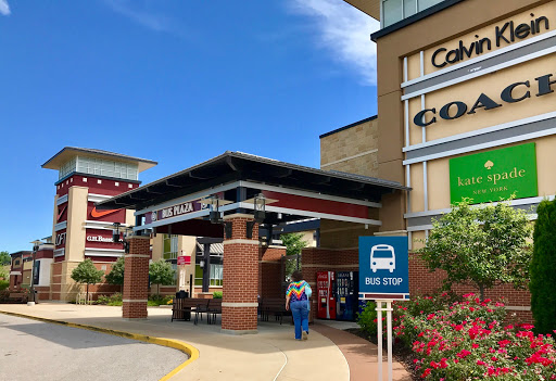 Shopping Mall «St. Louis Premium Outlets», reviews and photos, 18521 Outlet Blvd, Chesterfield, MO 63005, USA