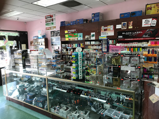 Redmond Cigars & Tobacco, 15786 Redmond Way, Redmond, WA 98052, USA, 