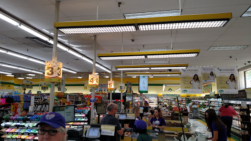Grocery Store «Hollywood Super Market», reviews and photos, 714 N Main St, Royal Oak, MI 48067, USA