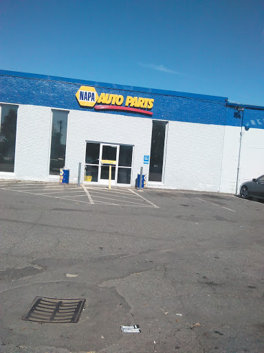 Auto Parts Store «NAPA Auto Parts - Genuine Parts Company», reviews and photos, 722 Wethersfield Ave, Hartford, CT 06114, USA