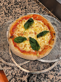 Plats et boissons du Pizzeria Allo PIZZA DI NAPOLI à Avon - n°3