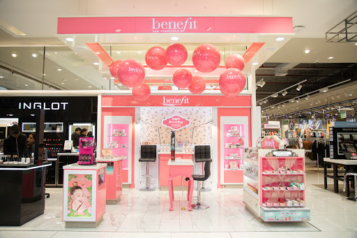 Benefit BrowBar Beauty Lounge Bar de Cejas Angamos