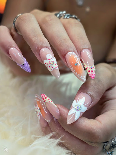 Flora Nails Studio