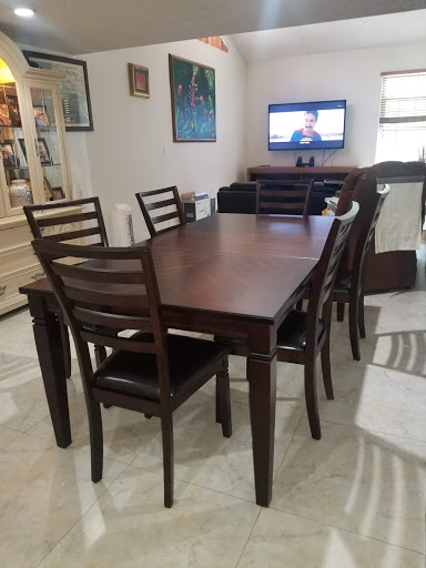 Furniture Store «Rooms To Go & Rooms To Go Kids Furniture Store - Miami International (Doral)», reviews and photos, 10623 NW 12th St, Doral, FL 33172, USA