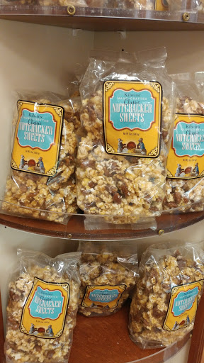 Ice Cream Shop «Kilwins Chocolates and Ice cream», reviews and photos, 262 Thames St, Newport, RI 02840, USA