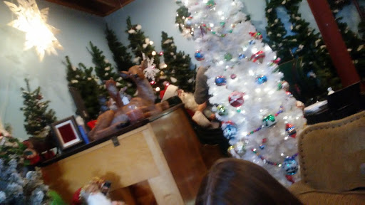 Gift Shop «Sleighbells Of Sherwood (Seasonal Business Open July1-December 23)», reviews and photos, 23855 SW 195th Pl, Sherwood, OR 97140, USA