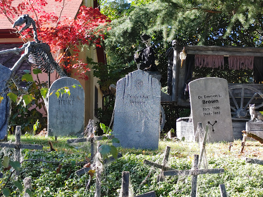 Tourist Attraction «Davis Graveyard», reviews and photos, 8703 SE 43rd Ave, Milwaukie, OR 97222, USA