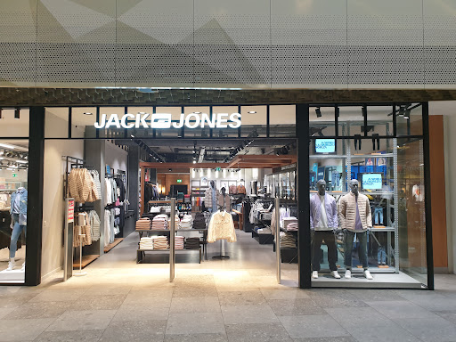 JACK & JONES