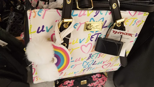 Department Store «T.J. Maxx», reviews and photos, 821 S James Campbell Blvd, Columbia, TN 38402, USA