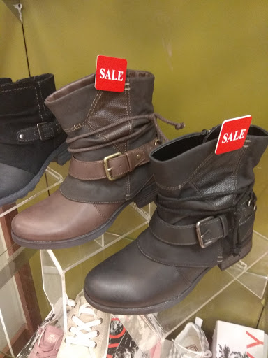 Shoe Store «Tradehome Shoes», reviews and photos, 2952 E 3rd St, Bloomington, IN 47401, USA