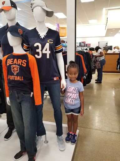 Shopping Mall «Rivercrest Shopping Center», reviews and photos, 13120 Rivercrest Dr, Crestwood, IL 60445, USA