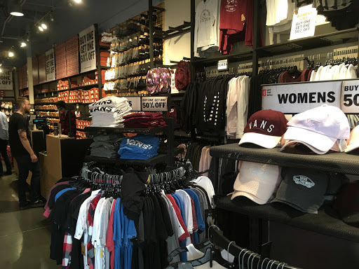 Shoe Store «Vans», reviews and photos, 10600 Quil Ceda Blvd #0660, Tulalip, WA 98271, USA