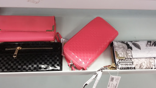 Clothing Store «Citi Trends», reviews and photos, 1355 E Vine St #1357, Kissimmee, FL 34744, USA