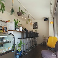 カフェ イニジオ