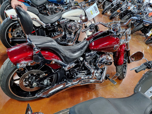 Motorcycle Dealer «Lake Shore Harley-Davidson», reviews and photos, 14000 W Rockland Rd, Libertyville, IL 60048, USA