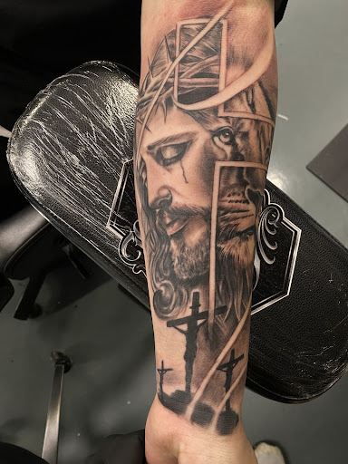 Explore tattoo ideas for shoulder cap, creative tattoo ideas in San Marcos, available at FROSTY TATTOO STUDIO