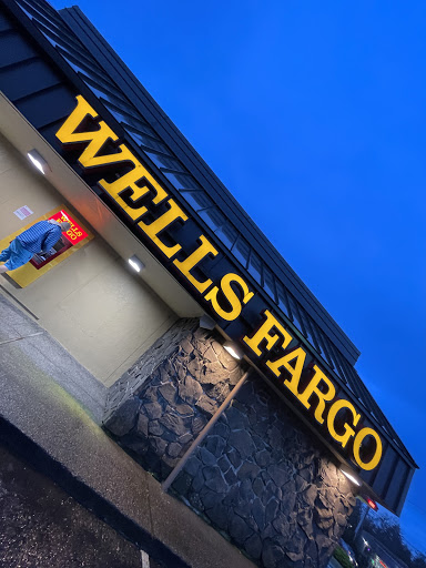 Bank «Wells Fargo Bank», reviews and photos