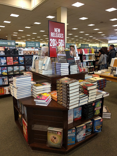 Book Store «Barnes & Noble», reviews and photos, 801 Lehigh Lifestyle Center, Whitehall, PA 18052, USA