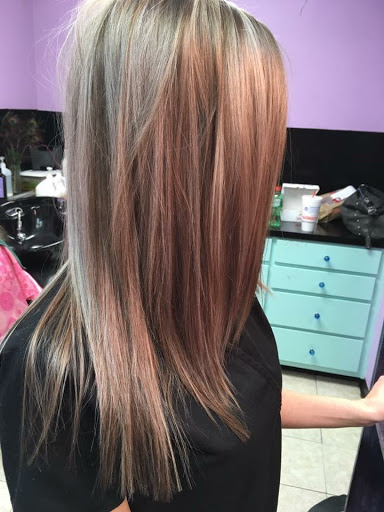 Beauty Salon «Redneck Rockstar/Hair Salon-Misty Wilson», reviews and photos, 2302 Gilmer Rd, Longview, TX 75604, USA