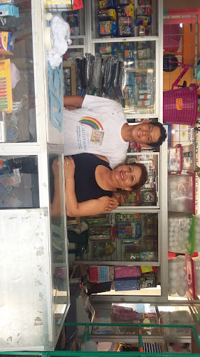 Junto al Mercado, Mapasingue Oeste Calle 4ta, y, Guayaquil 090312, Ecuador