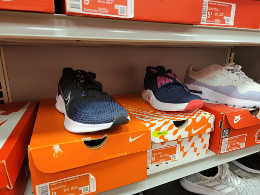 Shoe Store «Shoe Carnival», reviews and photos, 511 S Plano Rd, Richardson, TX 75081, USA