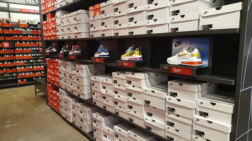 Sporting Goods Store «Nike Factory Store», reviews and photos, 1500 SE East Devils Lake Rd #105, Lincoln City, OR 97367, USA