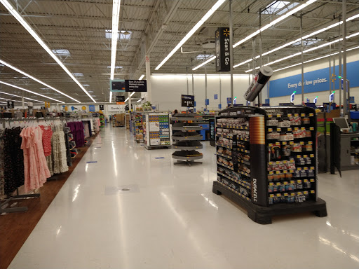 Department Store «Walmart Supercenter», reviews and photos, 814 W Bell Ave, Knoxville, IA 50138, USA