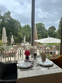 Atmosphère du Restaurant français Les Jardins de la Vieille Fontaine à Maisons-Laffitte - n°2