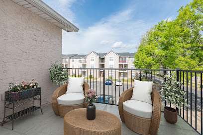 Crown Point Luxury Apartment Homes at Kingsport Drive