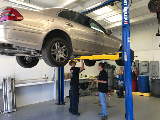 Auto Repair Shop «Auto Works of Brandon», reviews and photos, 211 N Kings Ave, Brandon, FL 33510, USA