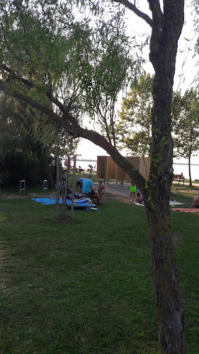 Értékelések erről a helyről: Strandröplabda pálya, Balatonfenyves - Sportpálya