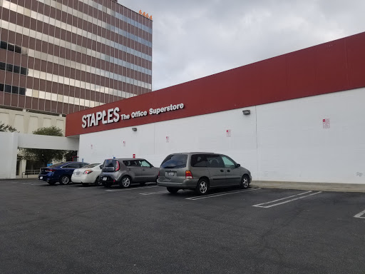 Office Supply Store «Staples», reviews and photos, 6450 Sunset Blvd, Hollywood, CA 90028, USA