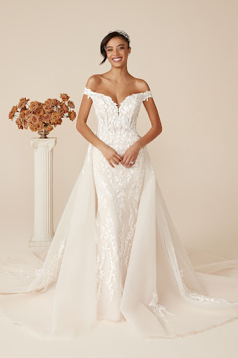 Bridal Shop «Bustle Bridal Gowns & Accessories», reviews and photos, 7215 Highland Rd, Baton Rouge, LA 70808, USA