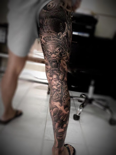Explore tattoo ideas on thigh, creative tattoo ideas in Los Angeles, available at Hailin Tattoo Studio