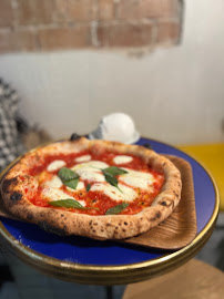 Pizza napoletana du Restaurant italien Magnà Street Food à Paris - n°5