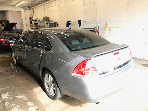 Auto Body Shop «E&M Auto Body Shop», reviews and photos, 3120 River Rd, River Grove, IL 60171, USA