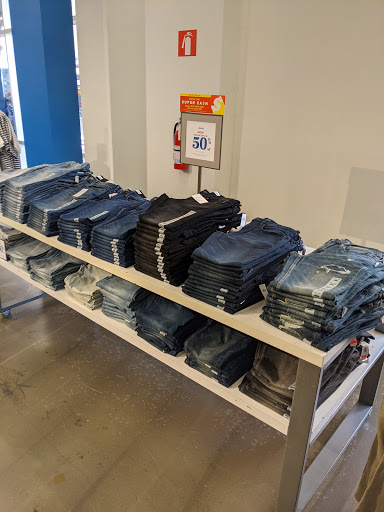 Clothing Store «Old Navy», reviews and photos, 634 Spectrum Center Dr, Irvine, CA 92618, USA