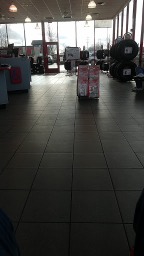 Tire Shop «Discount Tire Store - Homer Glen, IL», reviews and photos, 14011 S Bell Rd, Homer Glen, IL 60491, USA