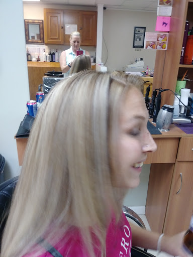 Hair Salon «Flippin Out Salon», reviews and photos, 3605 Sebring Pkwy, Sebring, FL 33870, USA