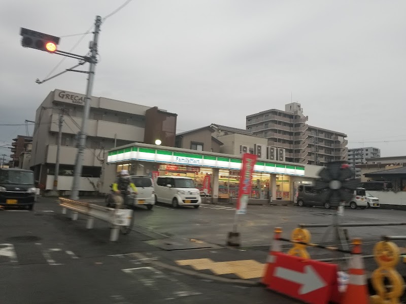 ファミリーマート 岸和田南町店