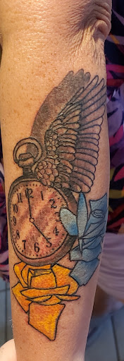 Tattoo Shop «Family Affair Tattoo», reviews and photos, 115 Walton Ferry Rd #18, Hendersonville, TN 37075, USA