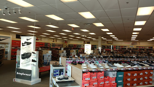 Shoe Store «Famous Footwear», reviews and photos, 2400 Preston Rd, Plano, TX 75093, USA