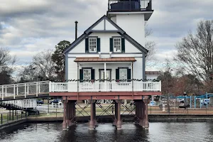 Roanoke River Lighthouse image