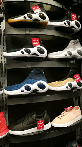 Shoe Store «Foot Locker», reviews and photos, 1100 N Wesleyan Blvd, Rocky Mount, NC 27804, USA