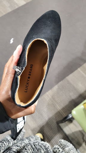 Shoe Store «DSW Designer Shoe Warehouse», reviews and photos, 344 Providence Hwy, Dedham, MA 02026, USA